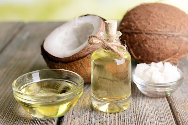 How to Apply Coconut Oil to Dog Skin