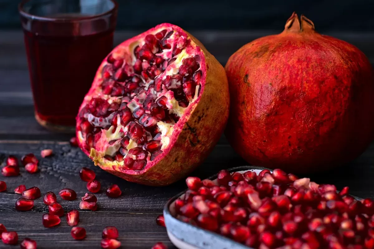 Can Cats Eat Pomegranate? 