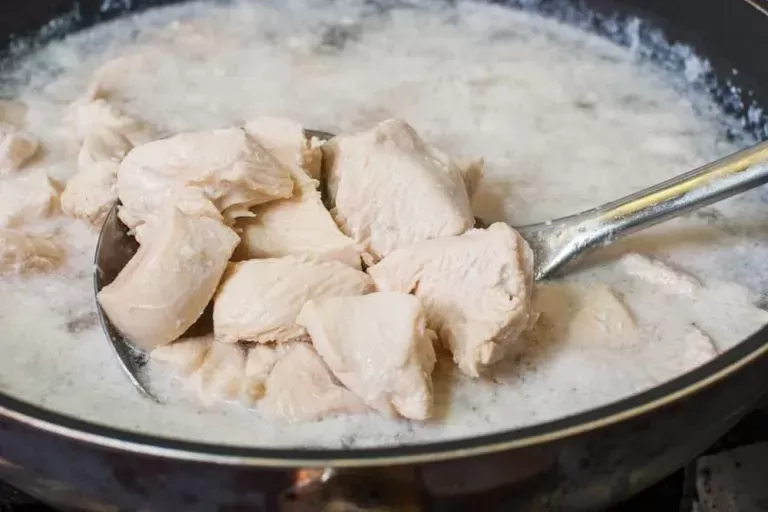 How to Boil Chicken for Dogs