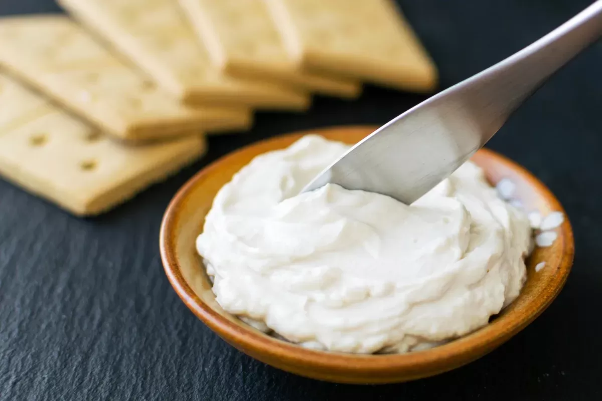 Dairy-Free Yogurt Cheese: The Easy Vegan Recipe with Key Tips